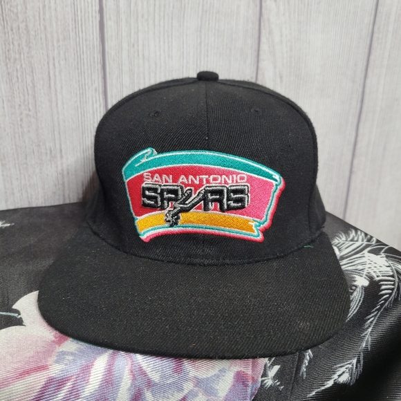 Mitchell & Ness San Antonio Spurs Adjustable Snapback Hat/Cap - Picture 6 of 9